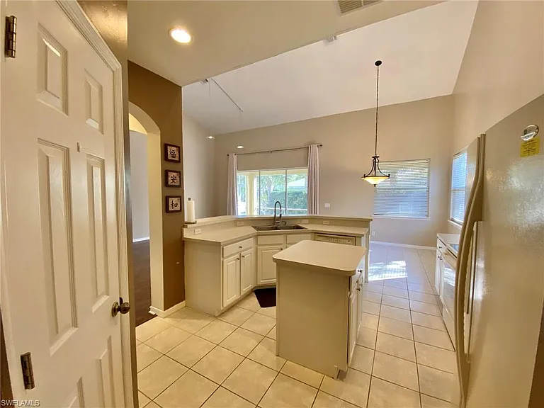 74 Burnt Pine Dr — Photo 9