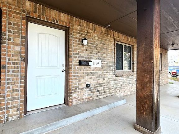 2nd image of 1120 E Campbell St #A042c5960