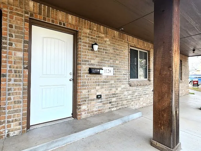 Campbell St Duplex — Photo 2