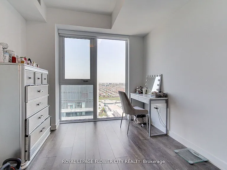 95 Oneida Cres #2305 — Photo 10