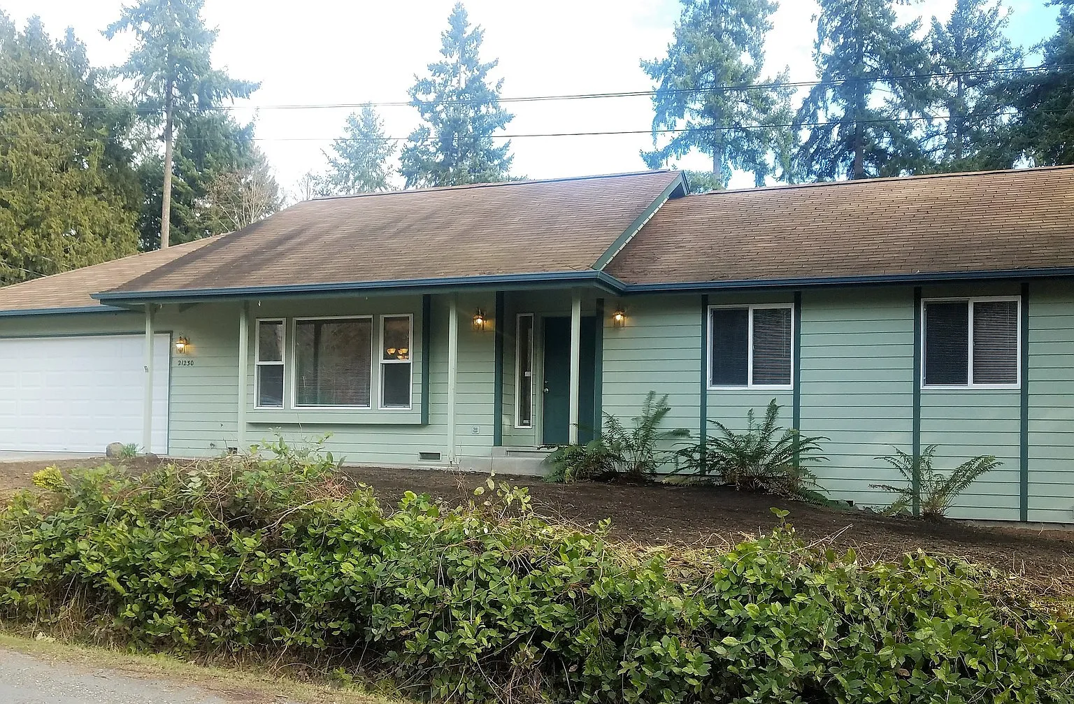 Light & Bright 3 bedroom home in Indianola! — Photo 1