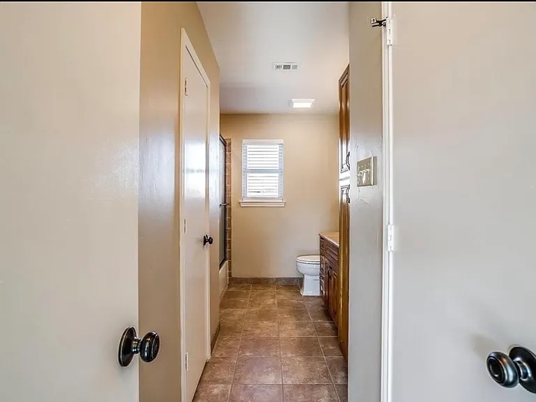 406 W Jefferson St — Photo 6