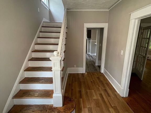 4th image of 1017 Farmer St