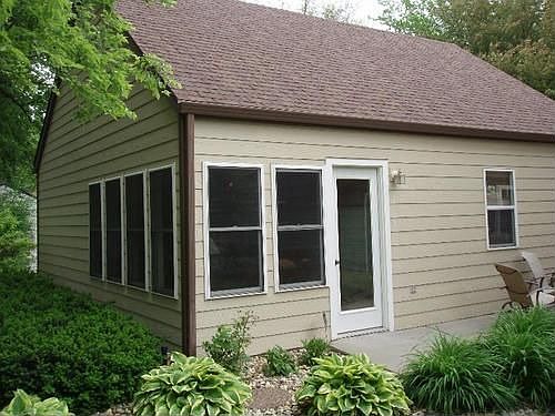 3rd image of 631 Idaho Ave SE