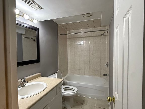 5th image of 16 Ansbury Dr #2