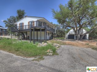 1425 Rip Jay Cir, Canyon Lake, TX 78133