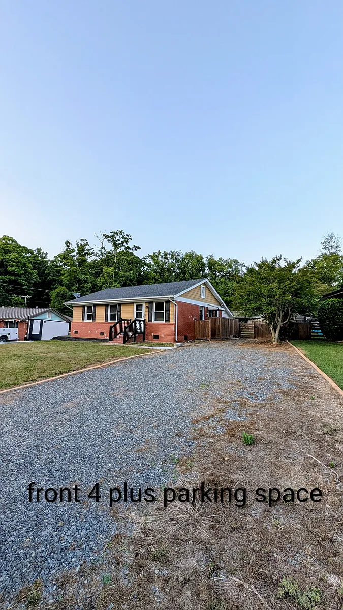 Building Photo - 622 Northcrest Dr