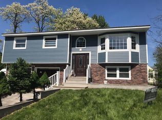 40 Bartman Rd, East Brunswick, NJ 08816