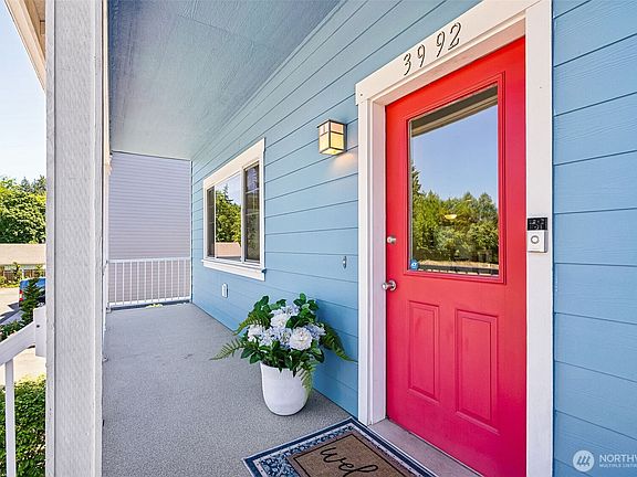 3rd image of 3992 Thimbleberry Place SE