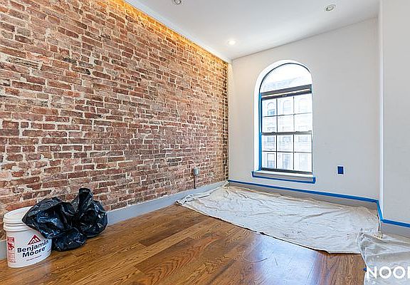 5th image of 656 Hancock St #19