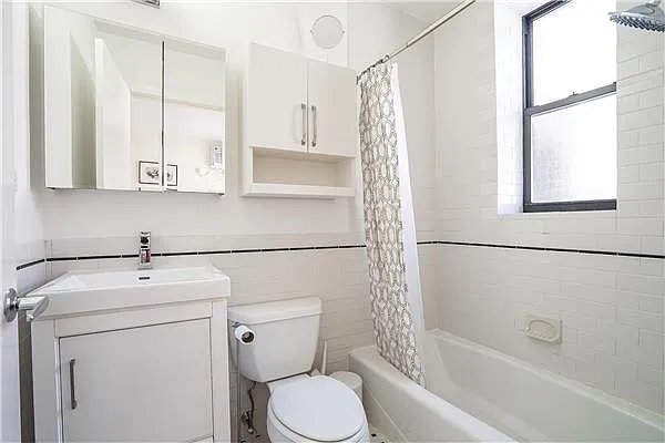 Sold by Avenue Sotheby's International Realty | media 17