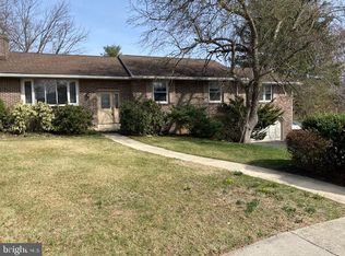 2 Executive Cir, Reading, PA 19606