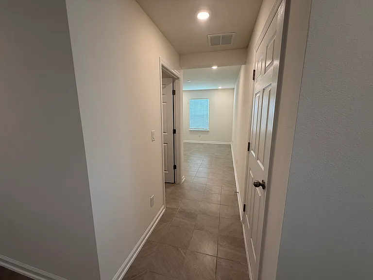 65 Signet Cir — Photo 10