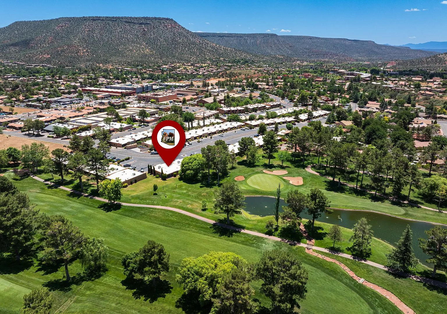 Cozy, Comfortable on Oak Creek Golf Course! — Photo 4