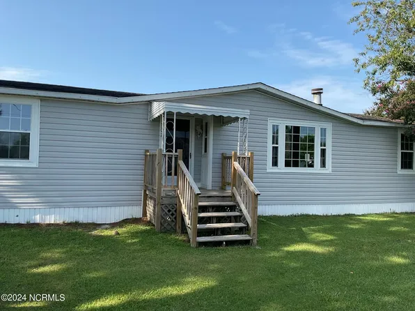 302 Laurie Ellis Rd, Winterville, NC 28590