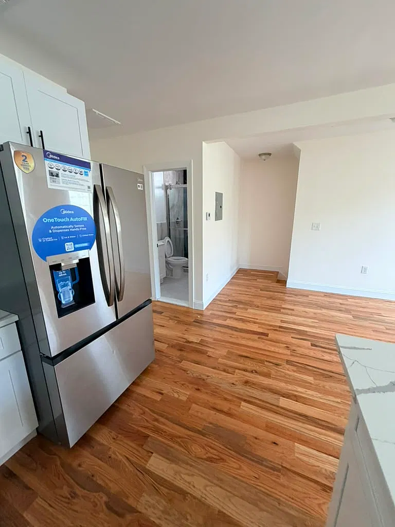 5 bed, $4,000 — Photo 1