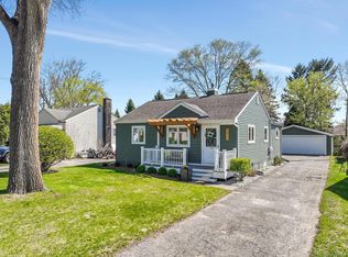 5434 Drayton Rd, Clarkston, MI 48346