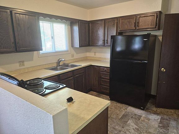 3rd image of 2901 Vermillion Dr