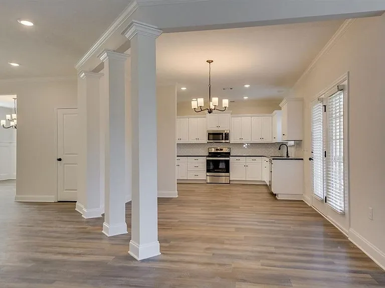 1011 Spotswood Cir — Photo 36