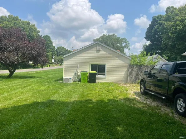 1035 Elm St, Huntington, IN 46750