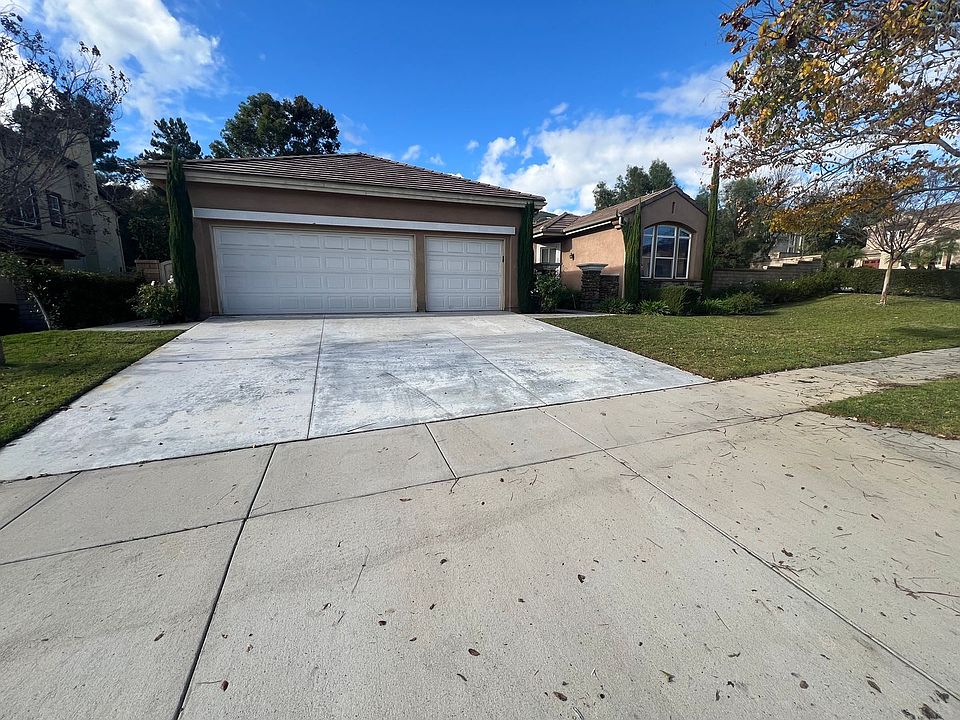 1st image of 4420 Putting Green Dr