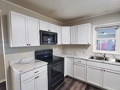 4 bed, $2,300 — Photo 2