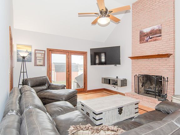 4th image of 804 Lexington Ct