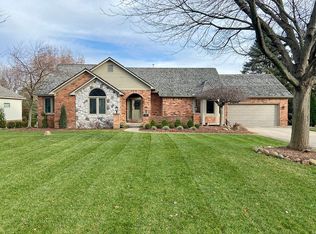 16485 Dusklight Dr, Fenton, MI 48430