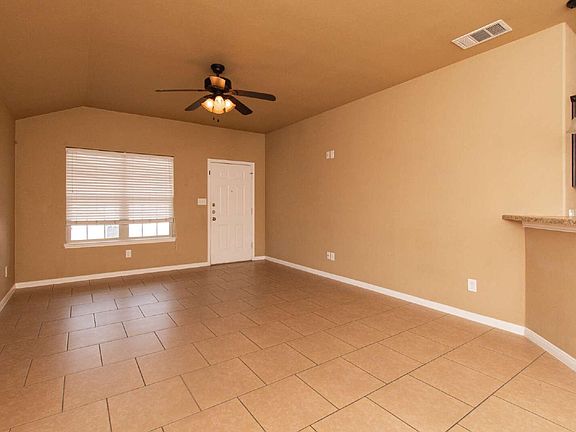 4th image of 4602 Cambridge Dr #B