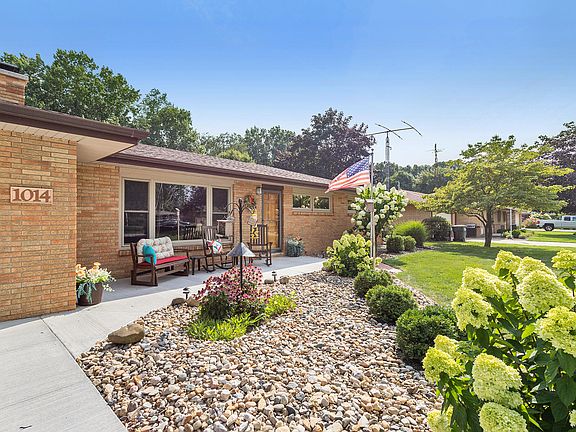 4th image of 1014 Carley Ln