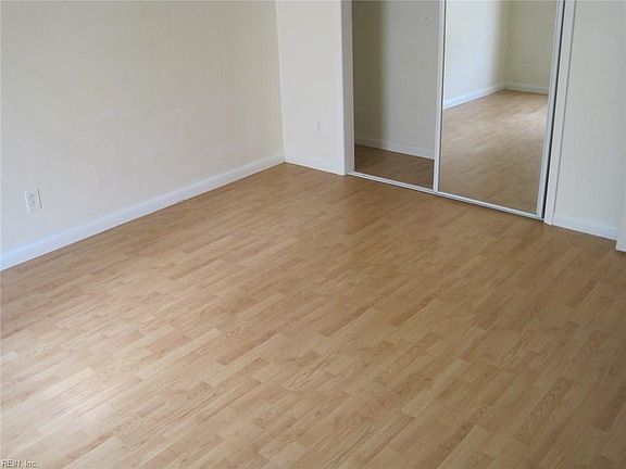 5th image of 598 Pinewood Dr APT 104