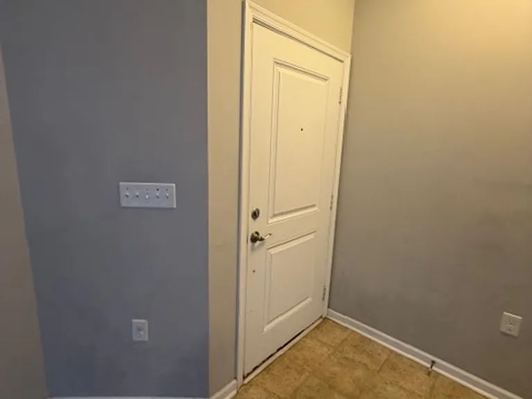 1609 Apsley Ct — Photo 14