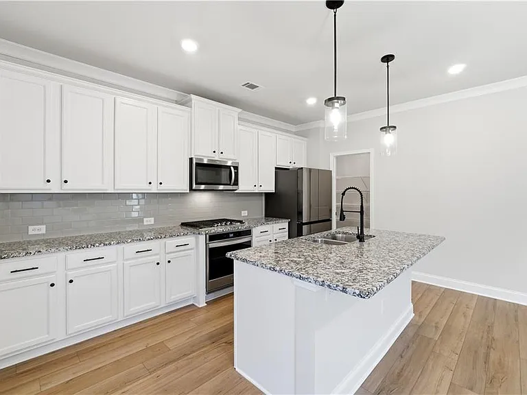 176 Brant Cir — Photo 8