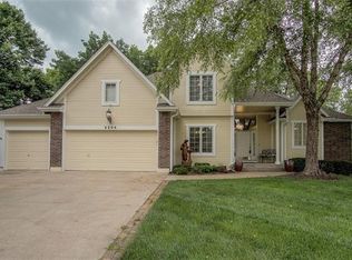2204 SW Walden Dr, Lees Summit, MO 64081