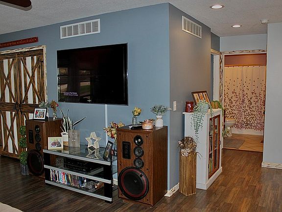 5th image of 304 Maplewood Ave