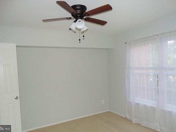 5th image of 3309 Wyndham Cres #2179