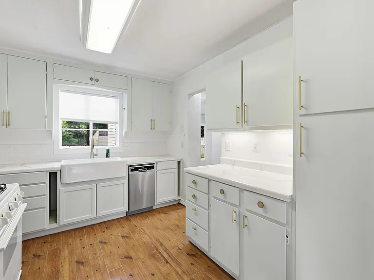 116 Janet St — Photo 10