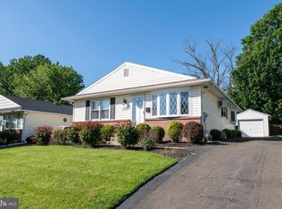 2920 Gohn Dr, Willow Grove, PA 19090