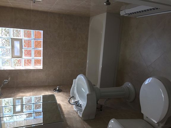 2nd image of 4633 N Hermitage Ave APT 2A