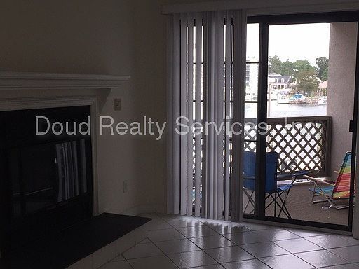 2nd image of 401 Harbour Pt APT 201