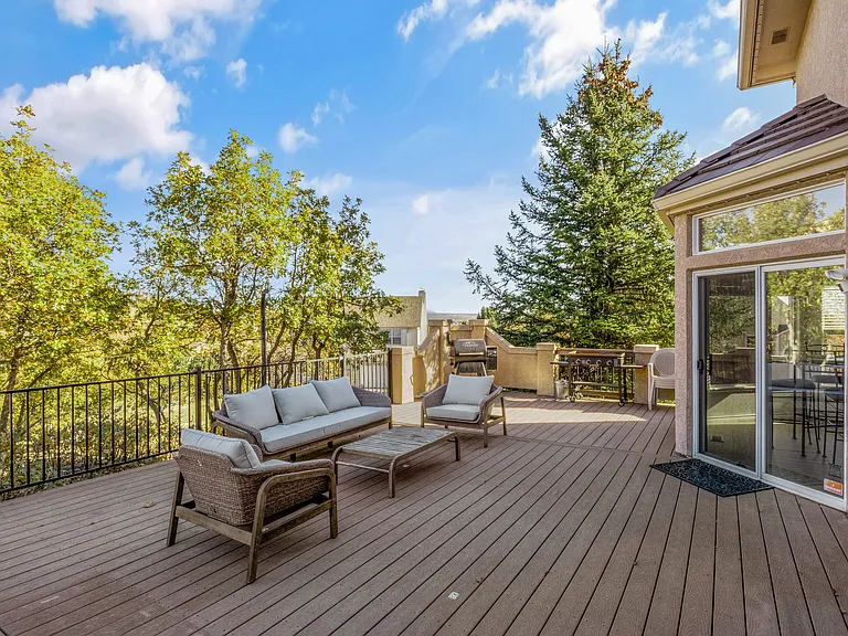 4350 Reginold Ct — Photo 44