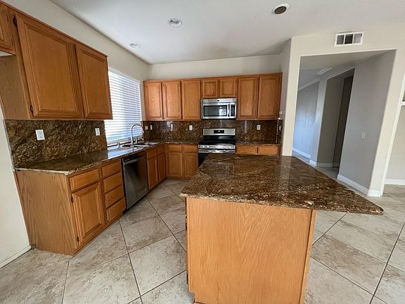 5th image of 1380 Pinewood Dr