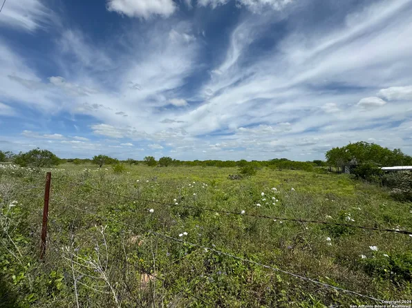 LOT 31 S HIGHWAY 173 LOT 31, Devine, TX 78016