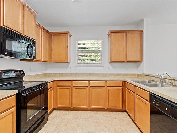 4th image of 961 Springs Landing Dr