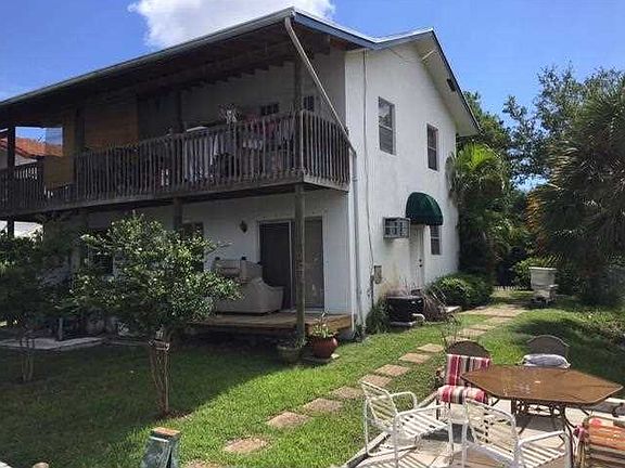 3rd image of 1550 Argyle Dr