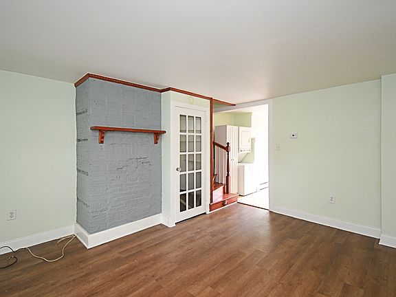3rd image of 2 E High St