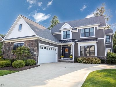 200 Eagle Point Dr, Lyndhurst, OH, 44124