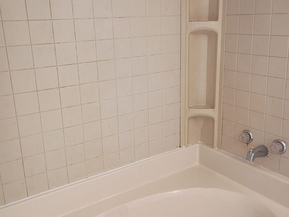 5th image of 4013 Pine Rd