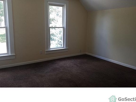 4th image of 367 Yarwood St #2