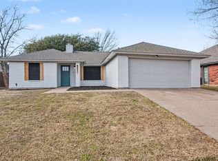 8221 Lesley Ln, Watauga, TX 76148